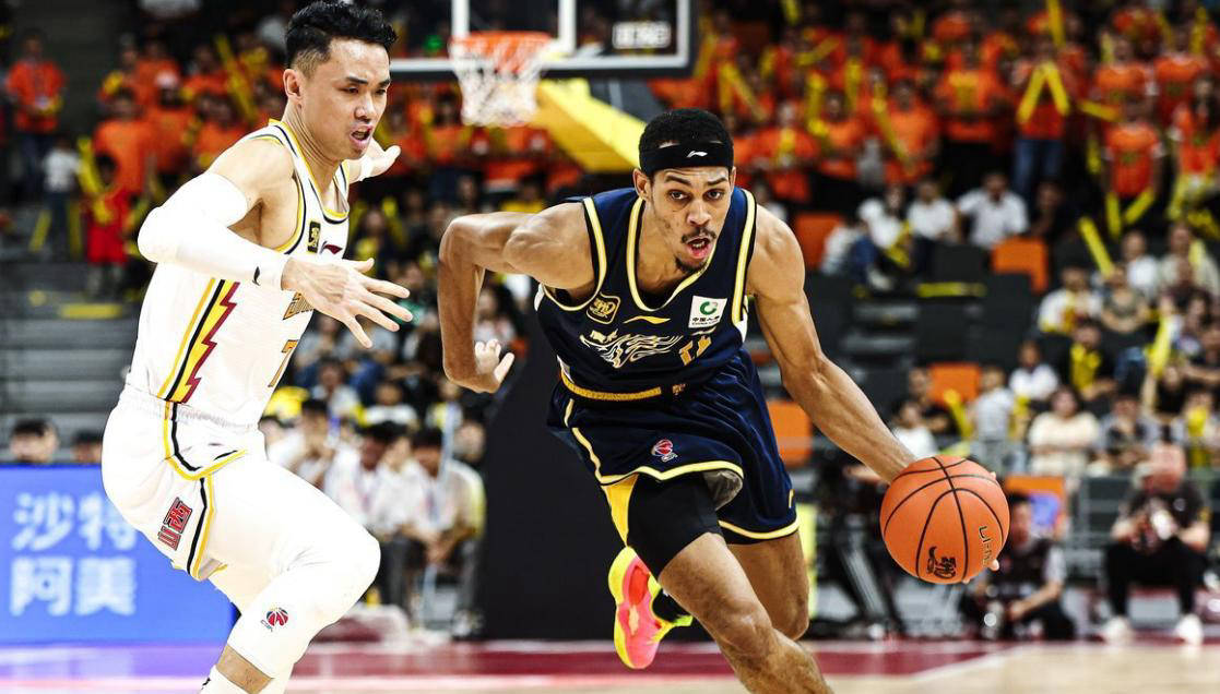 欧篮联赛程吃紧；广东宏远转会期防线松动；气氛紧张；赛程密集仍需轮换的简单介绍IM电竞体育平台