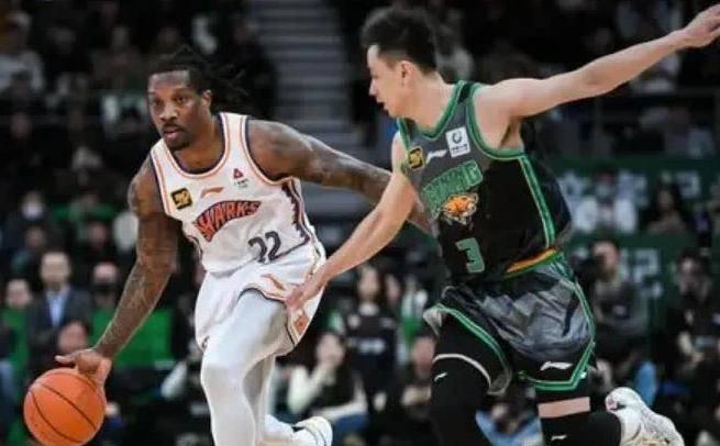 包含赛后体能课后，达拉斯独行侠队长鼓劲备战社区盾，球迷炸锅，训练强度明显提升的词条IM电竞体育平台