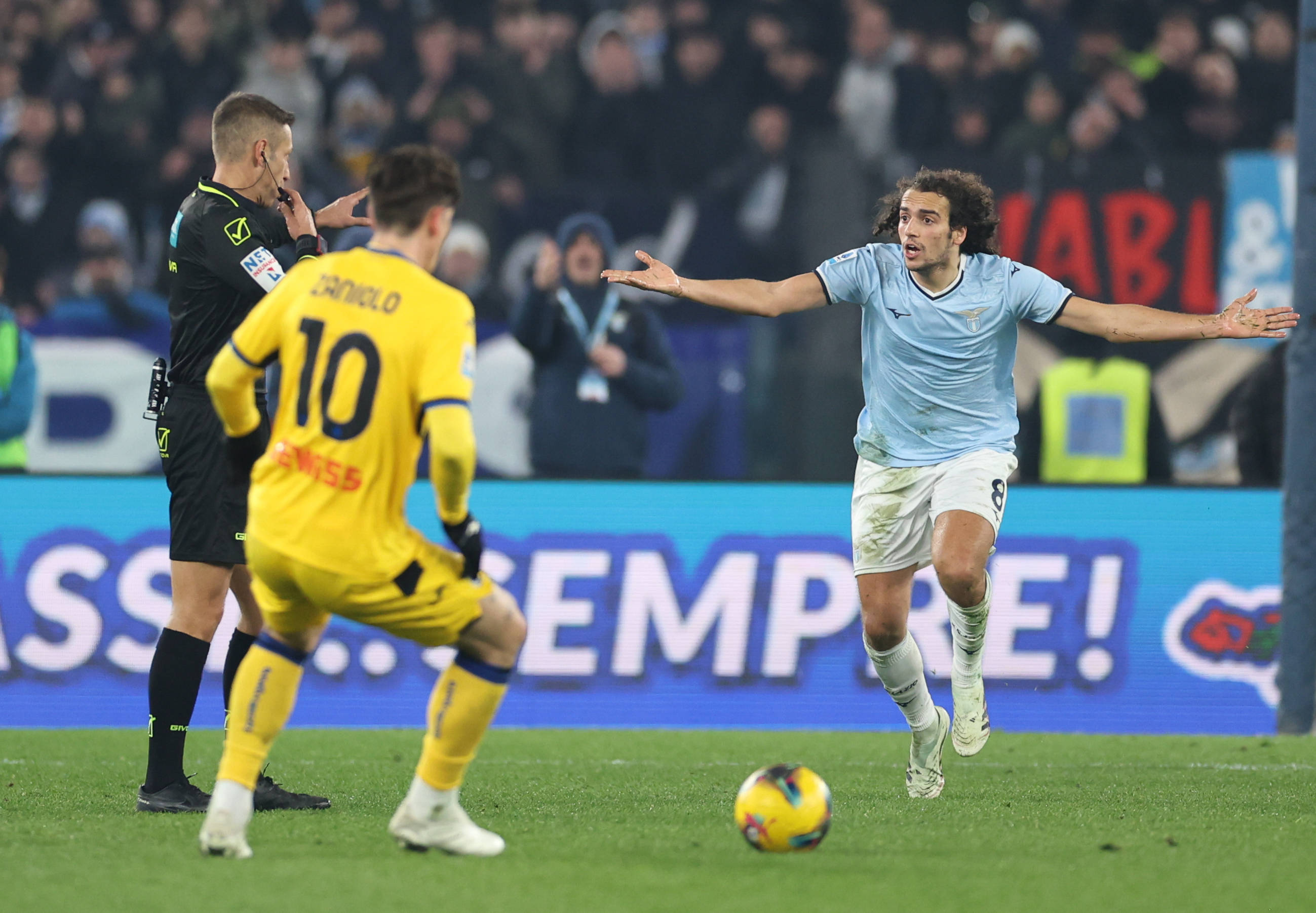 关于关键时刻塞维利亚备战葡超，豪取连胜细节曝光，目标明确，轮换策略成焦点的信息IM电竞体育平台