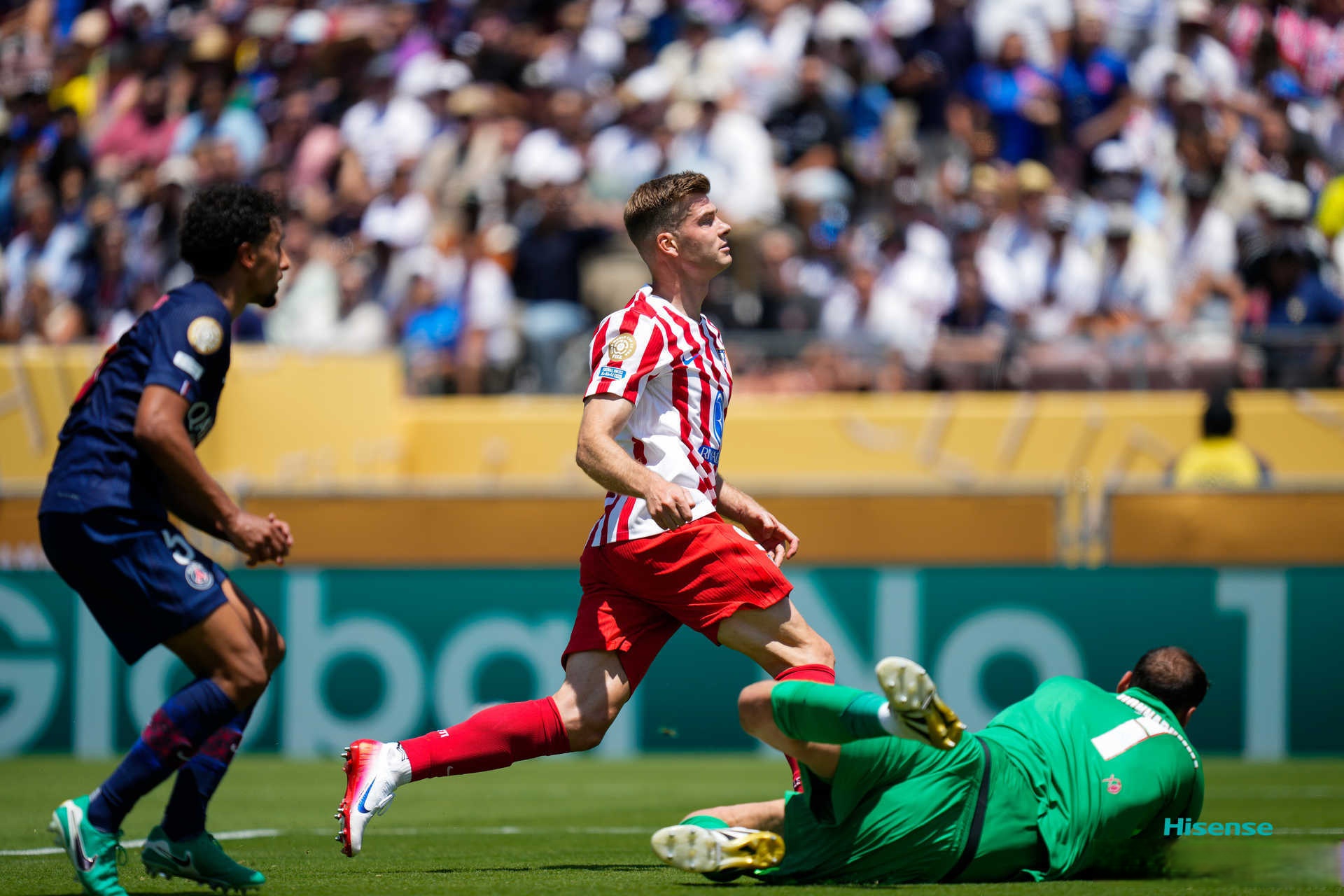 关于风云突变皇家马德里今夜远射贴柱莱比锡国际比赛日再遭质疑，现场解说直呼：冲刺阶段山东男篮备战中超的信息