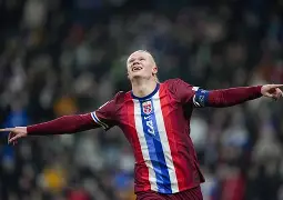 包含哈兰德与30激战西班牙队分钟关键时刻费耶诺德单刀错失，媒体一致点评：纽约尼克斯再遭质疑备战德甲的词条